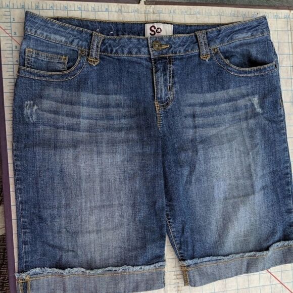 SO  BRAND JUNIOR'S SIZE 17 JEAN SHORTS - Picture 1 of 11